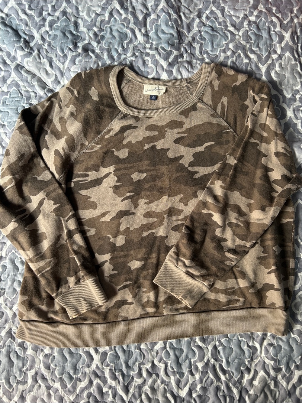 Women's Camo Crewneck Sweatshirt - Olive/Taupe